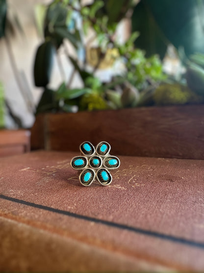 Zuni Turquoise Petit Point Flower Ring (Size 6.5)